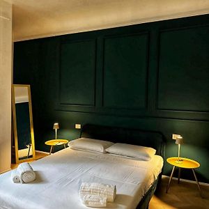 Camera con letto king size